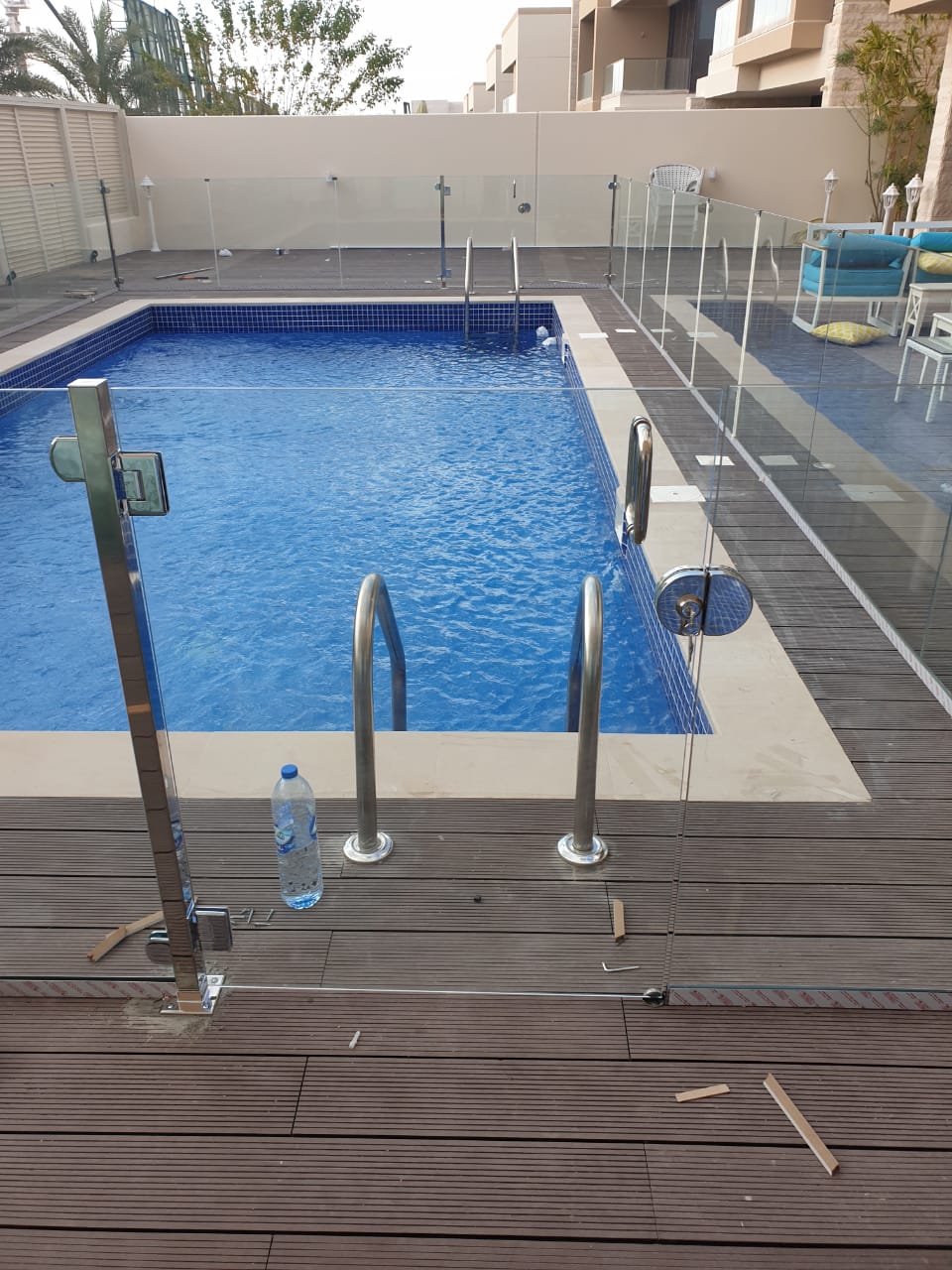 SWIMMING POOL WITH GLASS WORKS